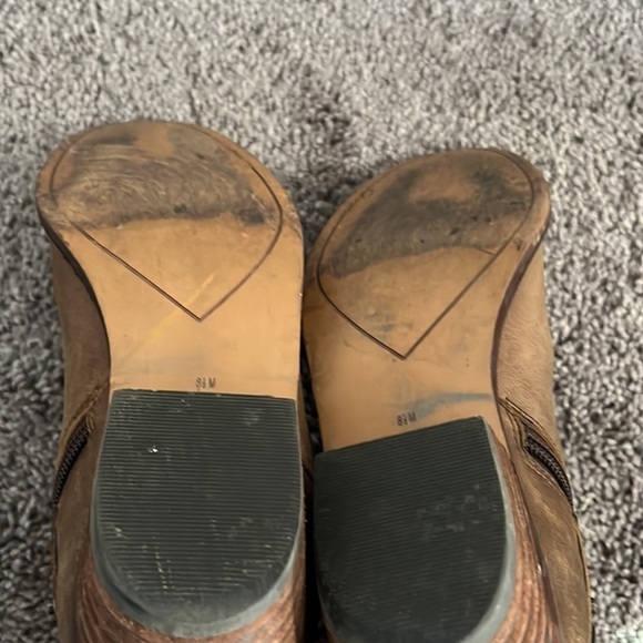 Nordstroms Halogen Leather stacked Heel Bootie’s Size 8 1/2 - Picture 7 of 12